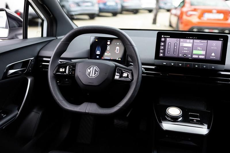 Usado MG MG4 EV 125 kW (170 HP) 2023 Branco Citadino