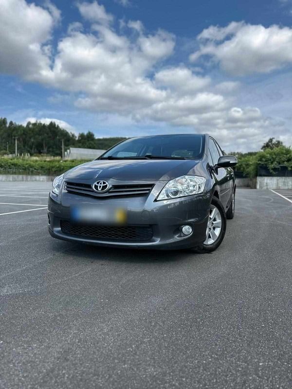 Cinza Usado 2011 Toyota Auris Active Citadino | € 10.490 (Preço justo) - Imagem 1/4