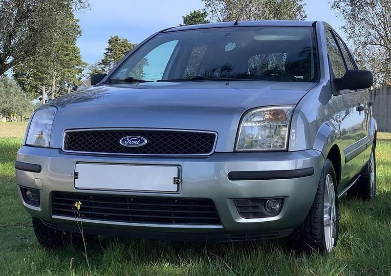 Usado 2005 Ford Fusion Sedan | € 3.850 - Imagem 1/4