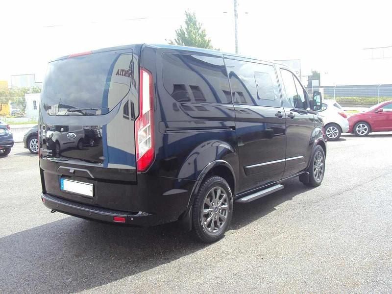 Usado Ford Tourneo Custom 150 HP (110 kW) 2023 Preto Van