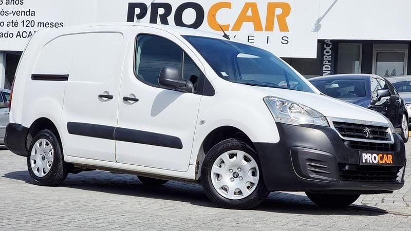 Branco Usado 2018 Peugeot Partner Monovolume | € 9.900 (Bom preço) - Imagem 1/4