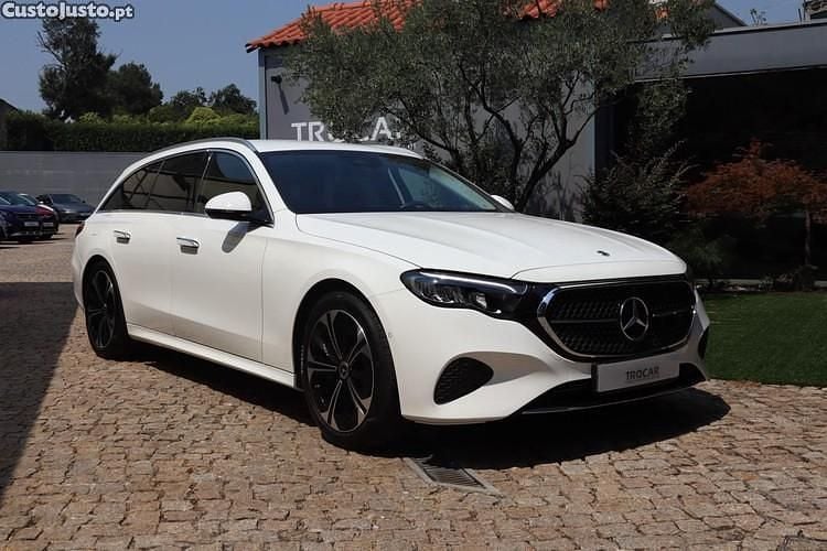 Branco Usado 2024 Mercedes E300 Carrinha | € 59.850 (Preço justo) - Imagem 1/1