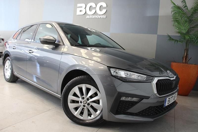 Cinza Usado 2024 Skoda Scala Style Citadino | € 19.990 (Preço justo) - Imagem 1/4