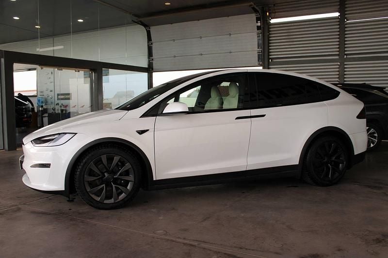 Usado Tesla Model X Long Range AWD 492 kW (670 HP) 2023 Branco SUV