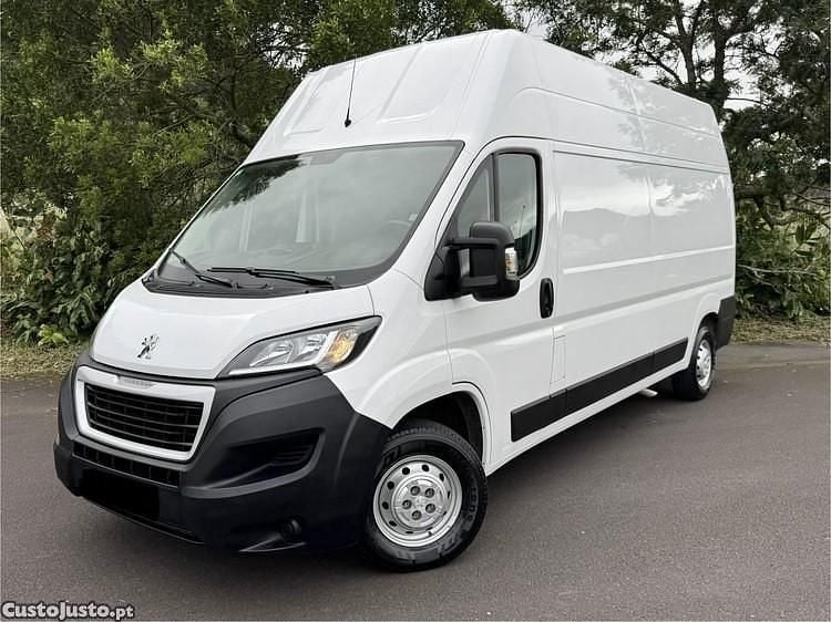 Usado Peugeot Boxer 140 HP (102 kW) 2021 Branco Van
