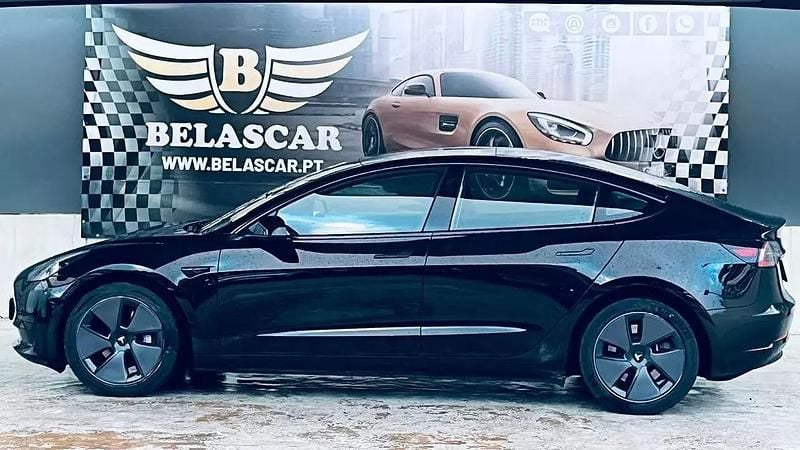 Usado Tesla Model 3 Standard Range Plus 208 kW (283 HP) 2023 Preto Sedan
