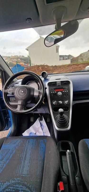 Usado Opel Agila 58 HP (42 kW) 2011 Azul Citadino