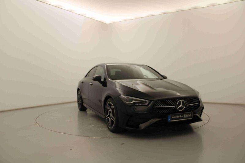 Preto Usado 2025 Mercedes A200 Urban Citadino | € 50.990 - Imagem 1/4