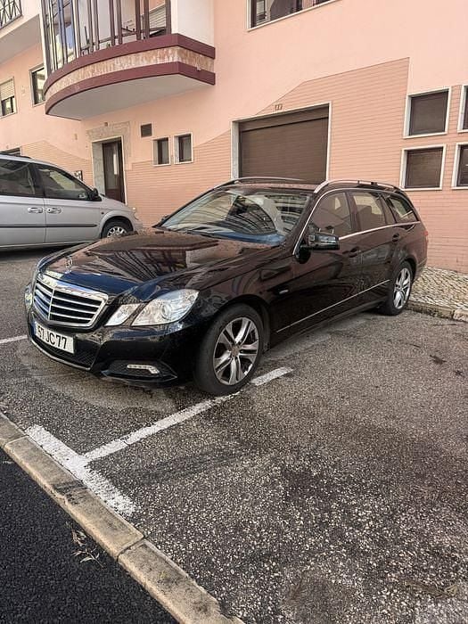 Usado 2010 Mercedes E250 Avantgarde Sedan | € 11.900 (Bom preço) - Imagem 1/4