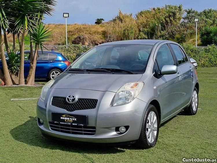 Cinza Usado 2008 Toyota Yaris Citadino | € 7.499 (Preço elevado) - Imagem 1/1