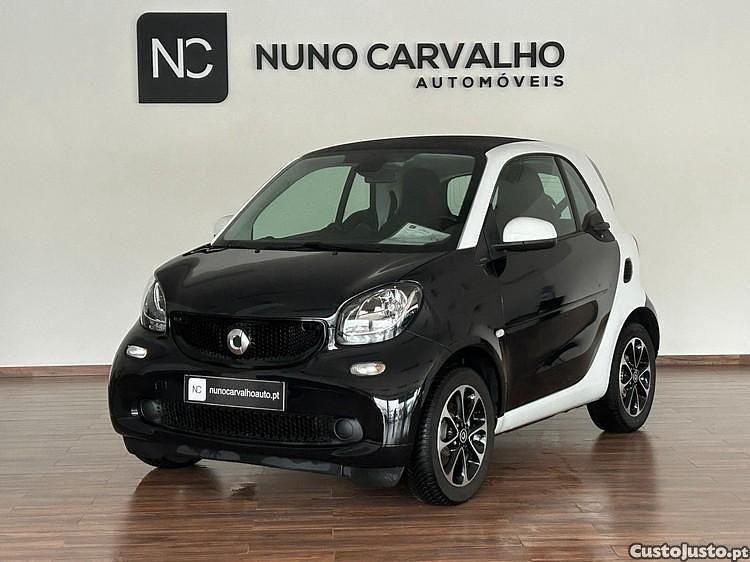Preto Usado 2019 Smart ForTwo Coupé Passion Coupé | € 11.750 (Preço justo) - Imagem 1/1