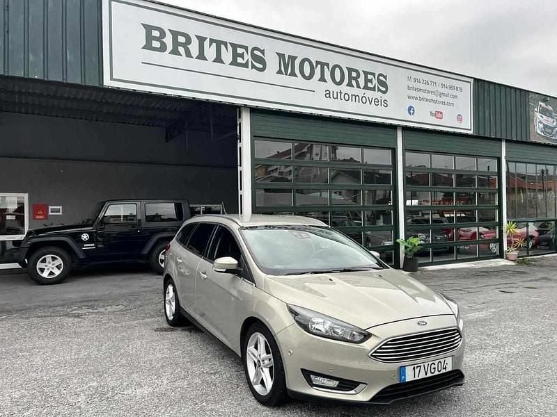 Cinzento Usado 2018 Ford Focus Citadino | € 13.750 (Bom preço) - Imagem 1/4
