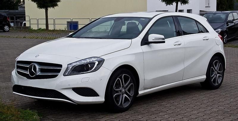 Branco Usado 2015 Mercedes A180 Style | € 15.750 (Preço justo) - Imagem 1/4