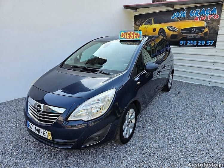 Cinza Usado 2011 Opel Meriva Monovolume | € 4.950 (Preço justo) - Imagem 1/1