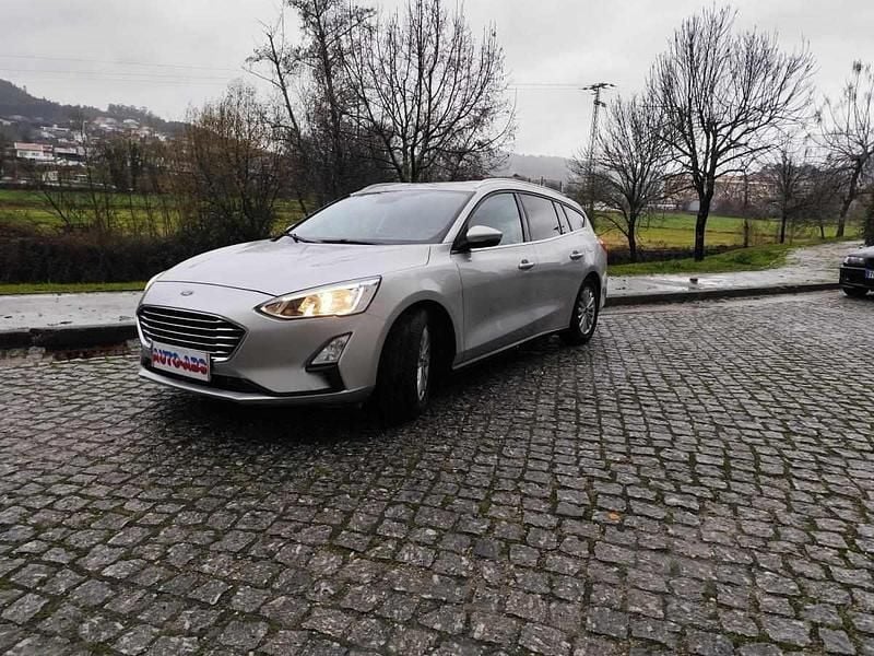 Cinzento Usado 2018 Ford Focus Carrinha | € 11.800 (Bom preço) - Imagem 1/4