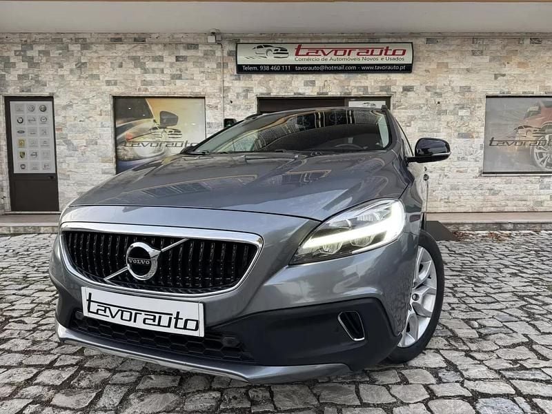 Cinzento Usado 2018 Volvo V40 SUV | € 18.500 (Bom preço) - Imagem 1/4