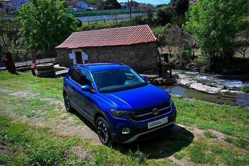 Azul Usado 2023 VW T-Cross Life SUV | € 16.900 (Bom preço) - Imagem 1/4
