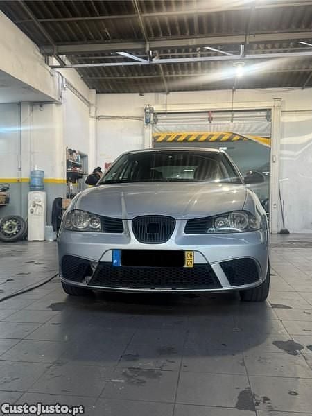 Cinza Usado 2006 Seat Ibiza Style | € 1.950 (Bom preço) - Imagem 1/1