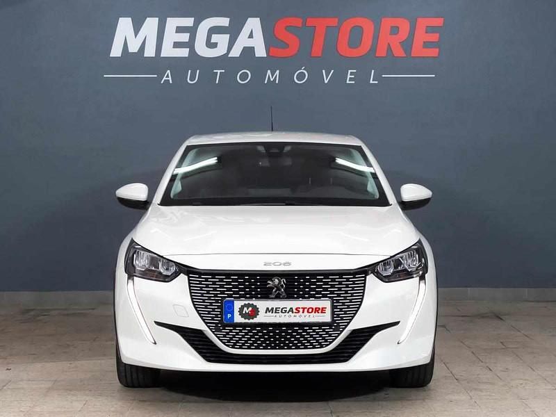 Usado Peugeot e-208 Allure 100 kW (136 HP) 2021 Branco Citadino