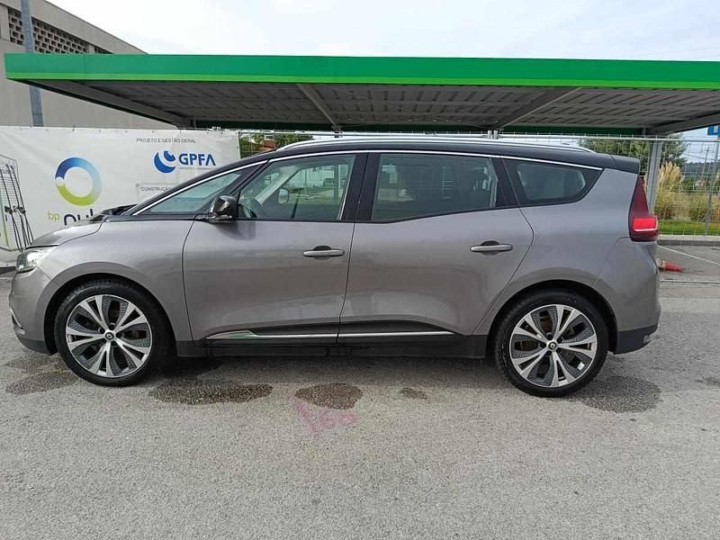 Cinzento Usado 2018 Renault Scénic Monovolume | € 15.500 - Imagem 1/4