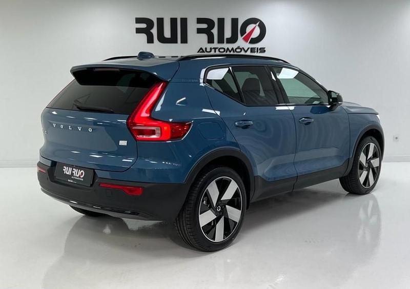 Usado Volvo XC40 Plus 211 HP (155 kW) 2023 Azul SUV