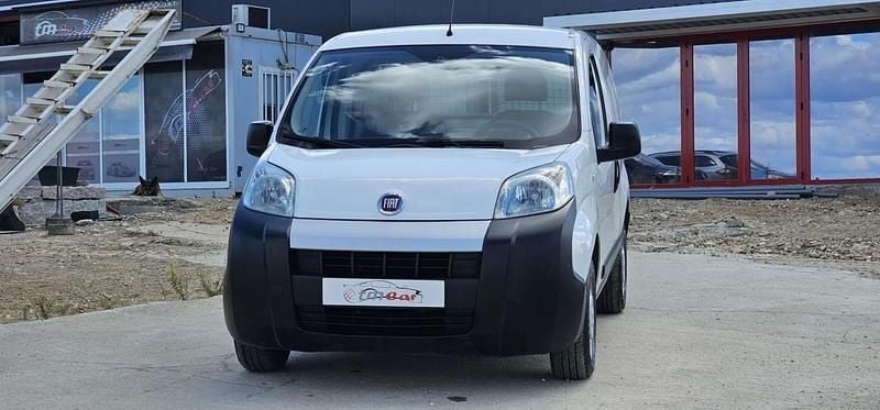 Branco Usado 2009 Fiat Fiorino Monovolume | € 4.600 - Imagem 1/4