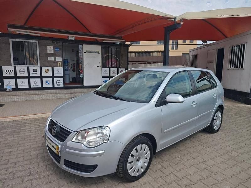 Cinza Usado 2007 VW Polo Citadino | € 6.900 (Caro) - Imagem 1/4