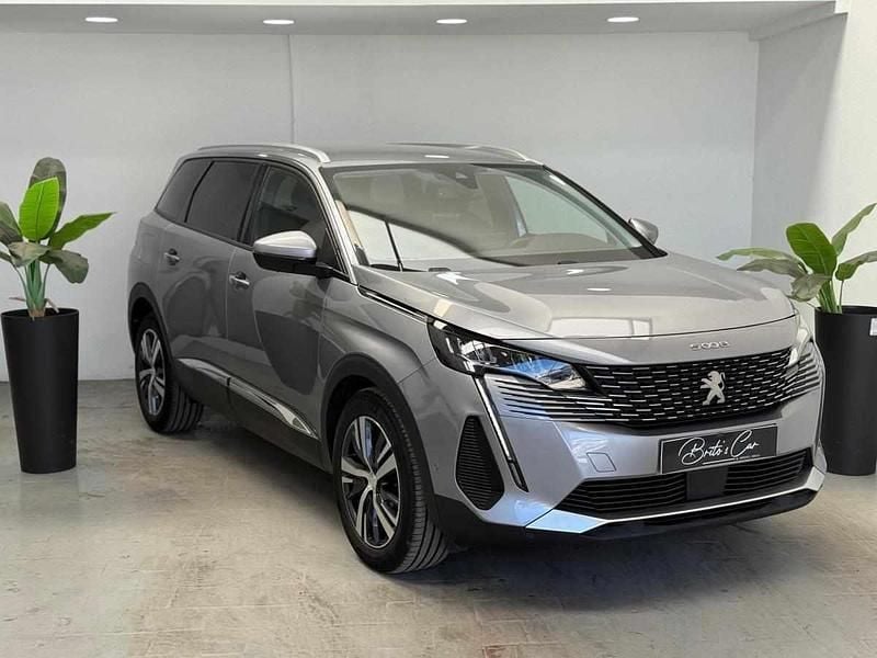Cinzento Usado 2021 Peugeot 5008 Monovolume | € 28.990 (Preço elevado) - Imagem 1/4