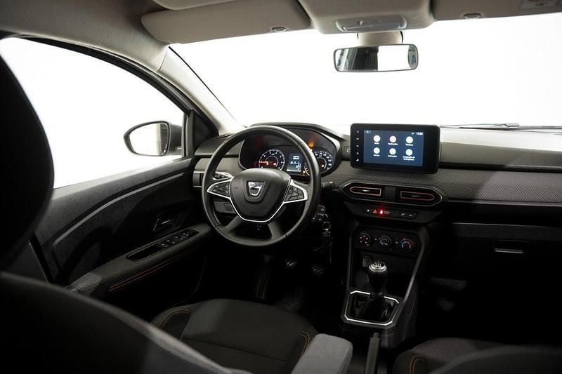 Usado Dacia Sandero Comfort 91 HP (66 kW) 2022 Branco SUV