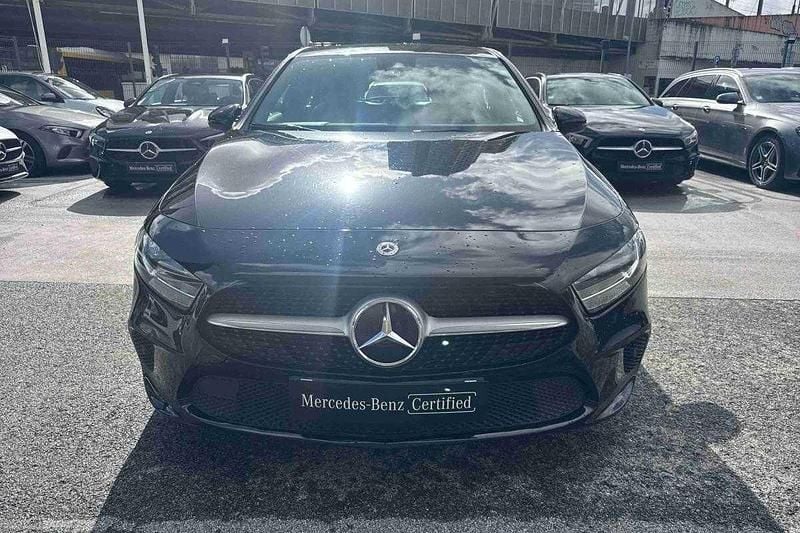 Usado Mercedes 180 116 HP (85 kW) 2022 Preto Sedan