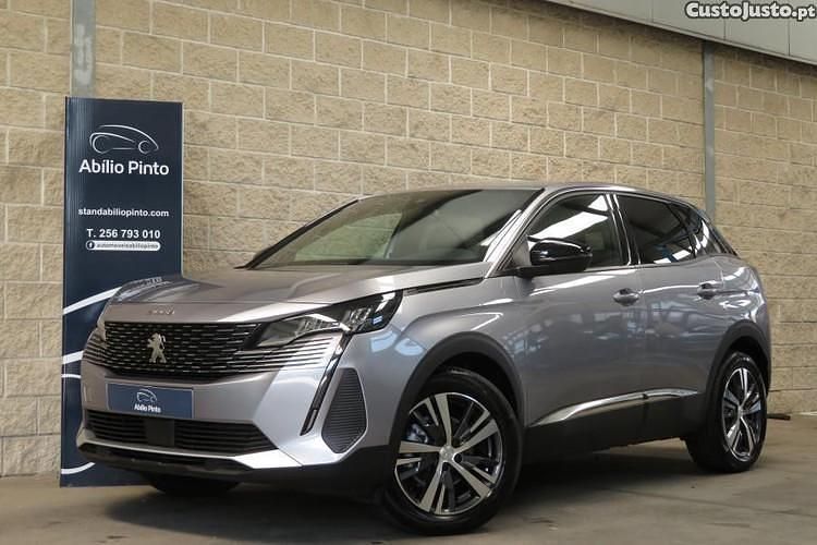Cinza Usado 2024 Peugeot 3008 Allure Sedan | € 28.750 - Imagem 1/1