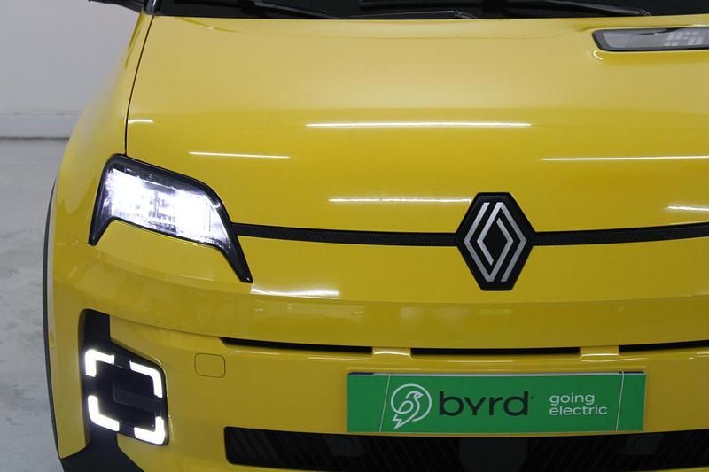 Usado Renault 5 E-Tech 110 kW (150 HP) 2025 Outra