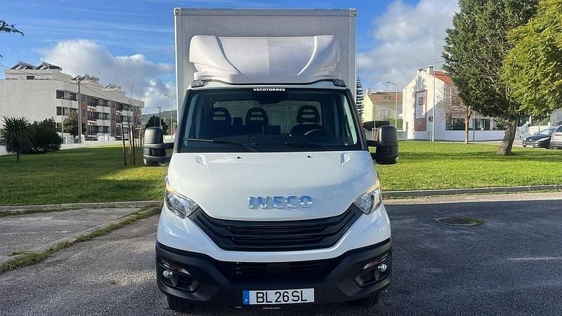 Branco Usado 2024 Iveco Daily | € 52.500 - Imagem 1/4