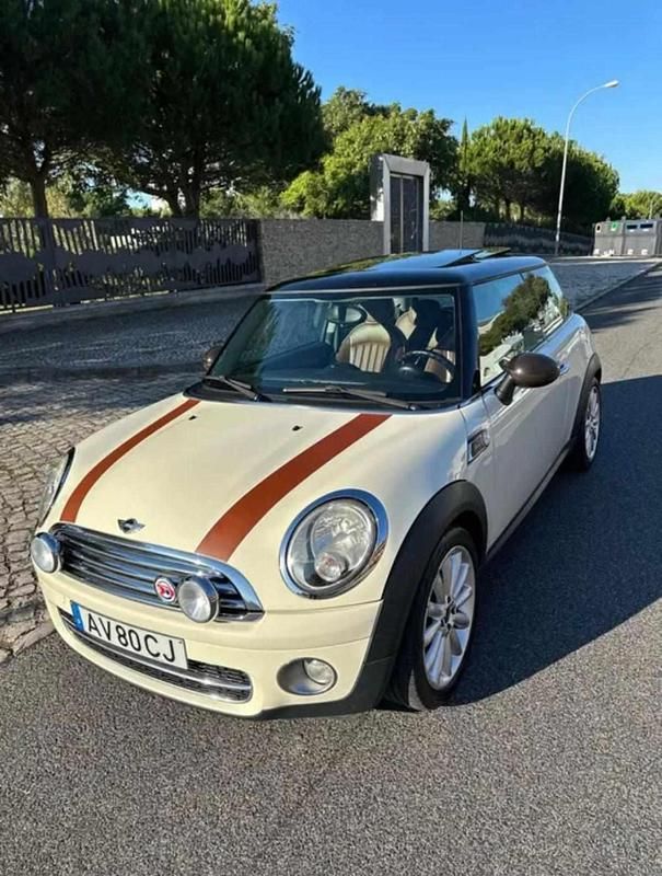 Usado Mini Cooper D 112 HP (82 kW) 2010 Branco Citadino