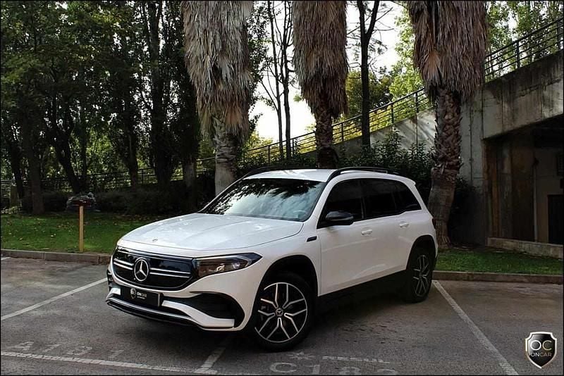 Branco Usado 2022 Mercedes EQB300 SUV | € 34.500 - Imagem 1/4
