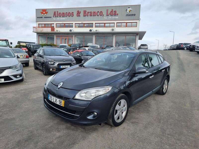 Cinzento Usado 2011 Renault Mégane III | € 5.800 (Preço justo) - Imagem 1/4
