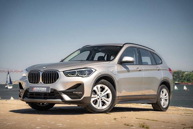 Cinzento Usado 2020 BMW X1 SUV | € 19.000 - Imagem 1/4
