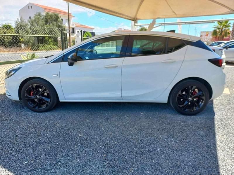 Usado Opel Astra 105 HP (77 kW) 2018 Branco Citadino