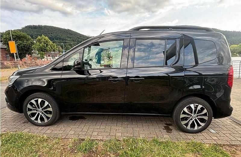 Usado Renault Kangoo 89 kW (122 HP) 2023 Preto Monovolume