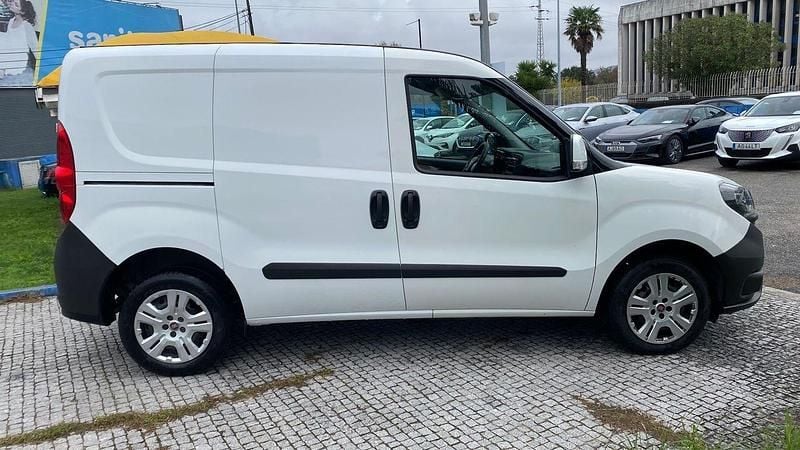 Usado Fiat Doblò 95 HP (69 kW) 2020 Branco Monovolume