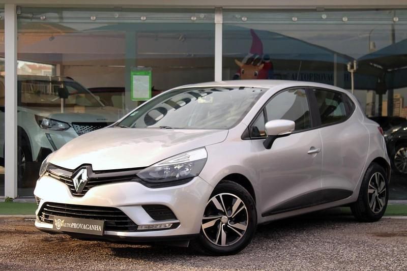 Usado Renault Clio IV Dynamique 90 HP (66 kW) 2016 Cinza