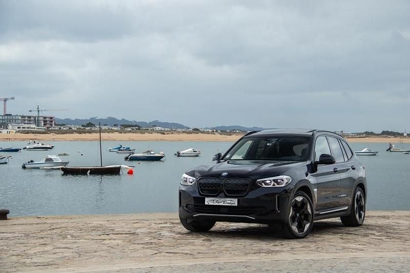 Preto Usado 2021 BMW i3 Citadino | € 30.900 - Imagem 1/4