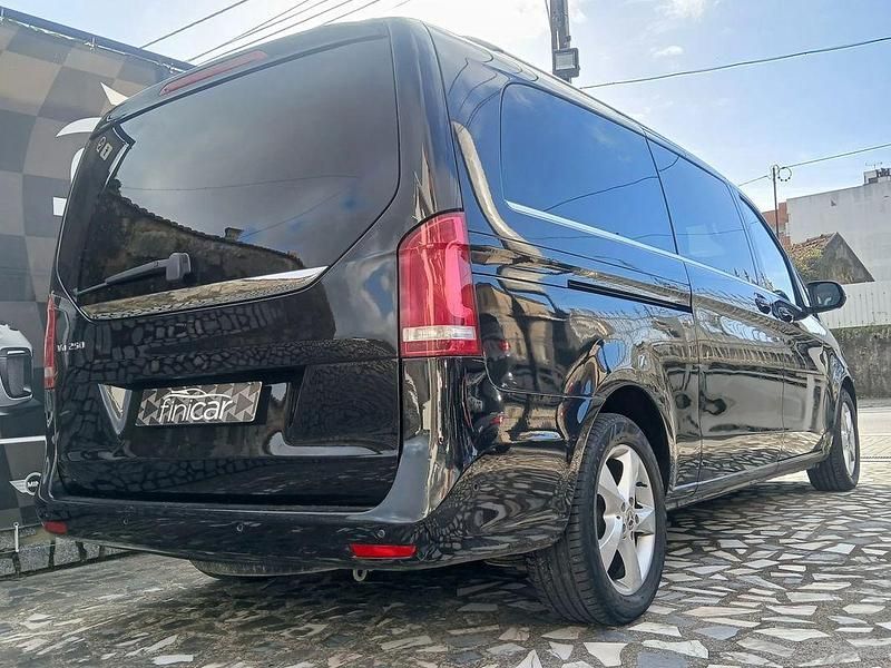 Usado Mercedes V250 Avantgarde 190 HP (139 kW) 2018 Preto Monovolume