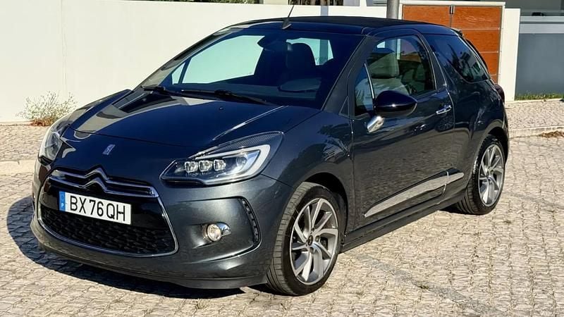 Cinza escuro Usado 2015 Citroën DS3 Cabriolet Cabrios | € 11.990 - Imagem 1/4