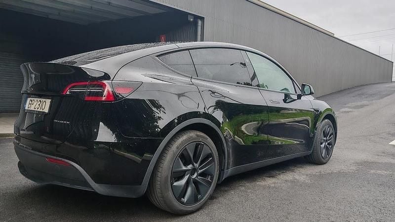 Preto Usado 2024 Tesla Model Y SUV | € 49.950 - Imagem 1/4