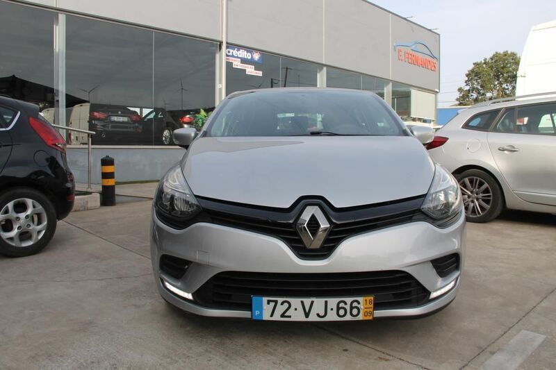 Cinzento Usado 2018 Renault Clio IV | € 12.500 (Preço justo) - Imagem 1/4
