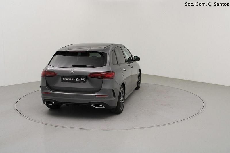 Usado Mercedes B180 AMG 116 HP (85 kW) 2023 Cinza Monovolume