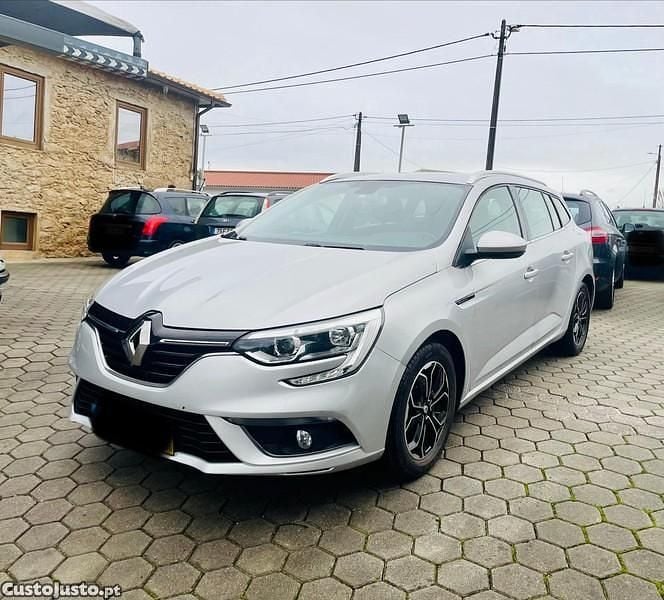 Cinza Usado 2018 Renault Mégane GrandTour Dynamique Carrinha | € 9.990 (Preço justo) - Imagem 1/1