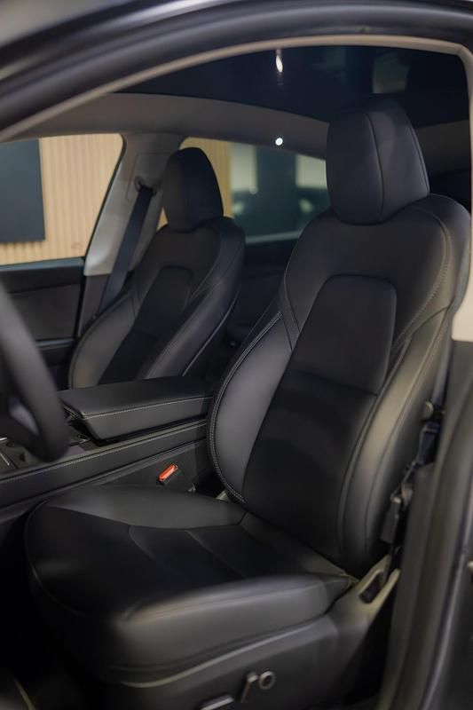 Usado Tesla Model Y 239 kW (325 HP) 2023 Cinzento SUV