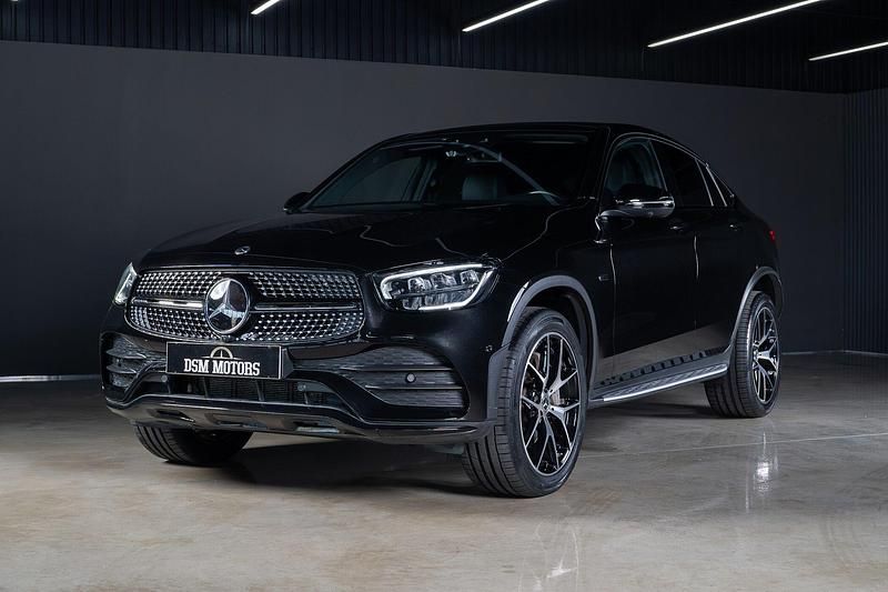Preto Usado 2021 Mercedes GLC300 Coupé | € 51.500 (Preço justo) - Imagem 1/4